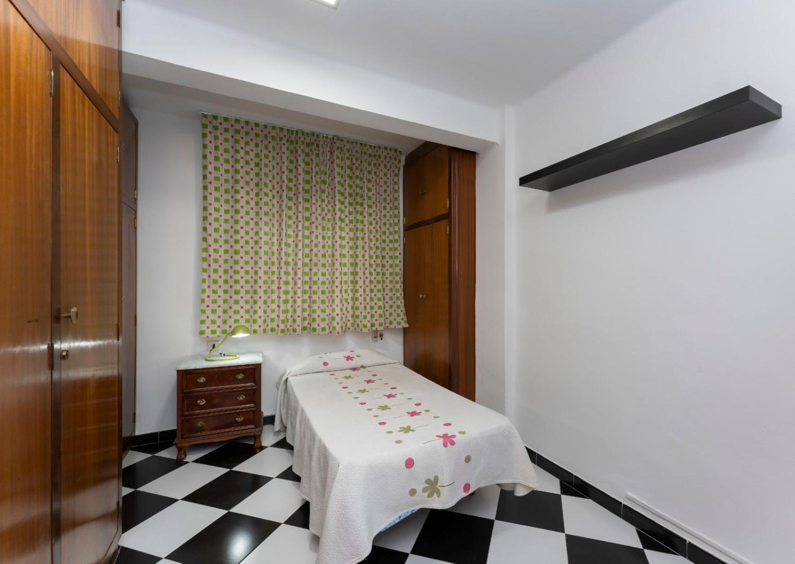 Malaga Downtown And Beach Apartment Стая снимка
